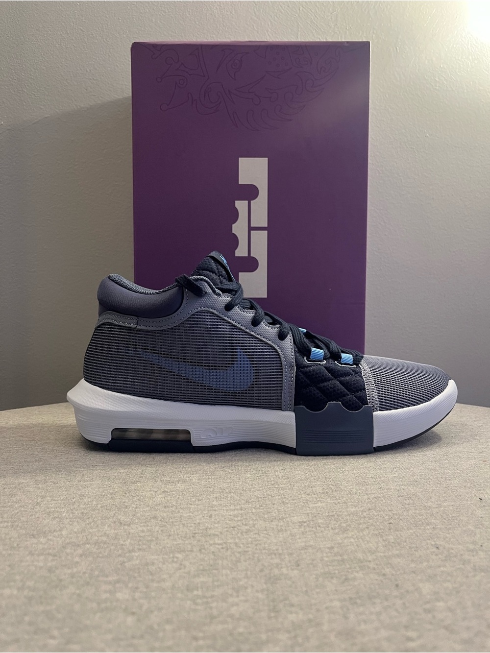 Nike Lebron Witness VIII Ashen Slate White Men's Shoe Size 11.5 FB2239-400 - Picture 2 of 11